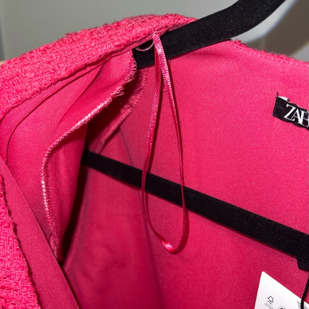 Zara Hot Pink Cropped Tweed Blazer with Decorative Buttons - Picture 3 of 8